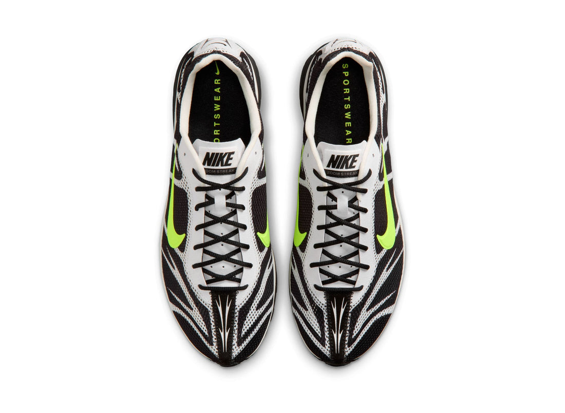 Nike Zoom Streak 3 in Black / Volt