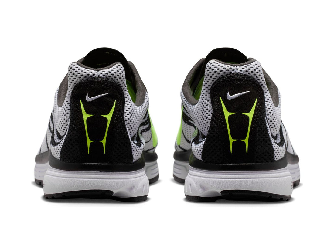 Nike Zoom Streak 3 in White / Volt