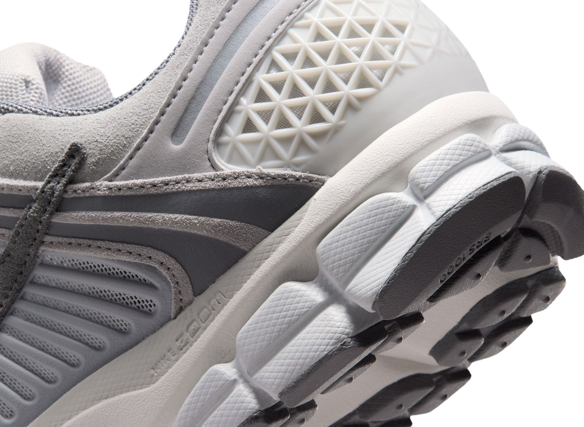 Nike Zoom Vomero 5 SE Los SD in Pure Platinum / Cool Grey