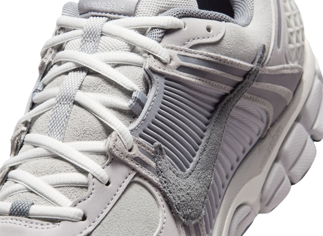 Nike Zoom Vomero 5 SE Los SD in Pure Platinum / Cool Grey
