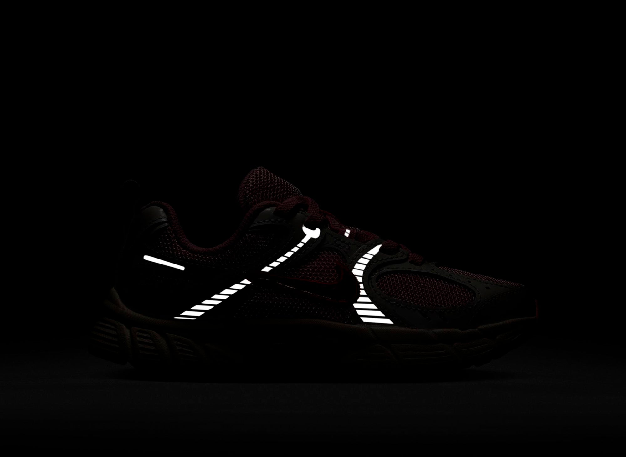 PS Nike V5 Runner in Light Crimson / Pink Foam