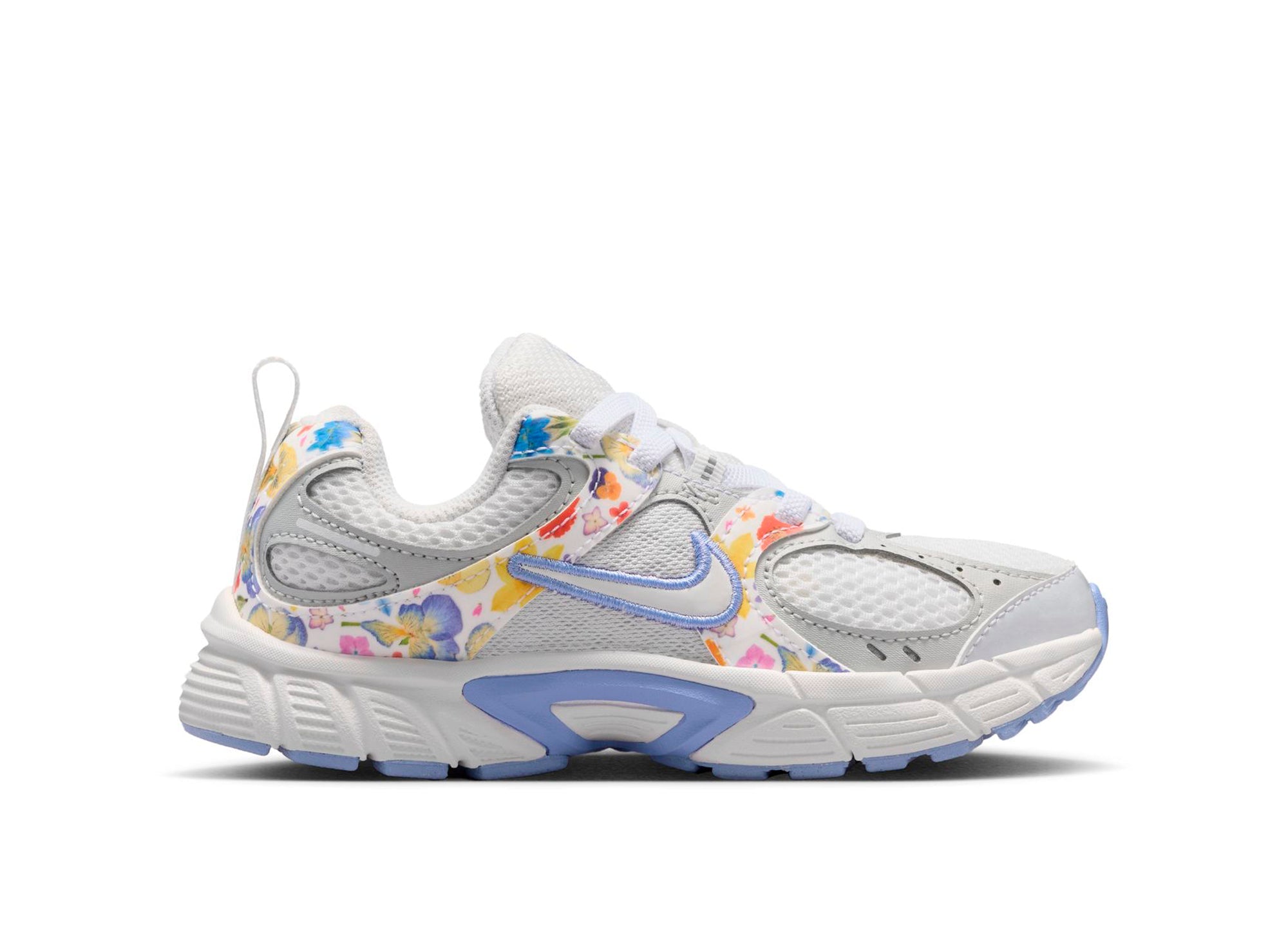 PS Nike V5 Runner SE in Summit White