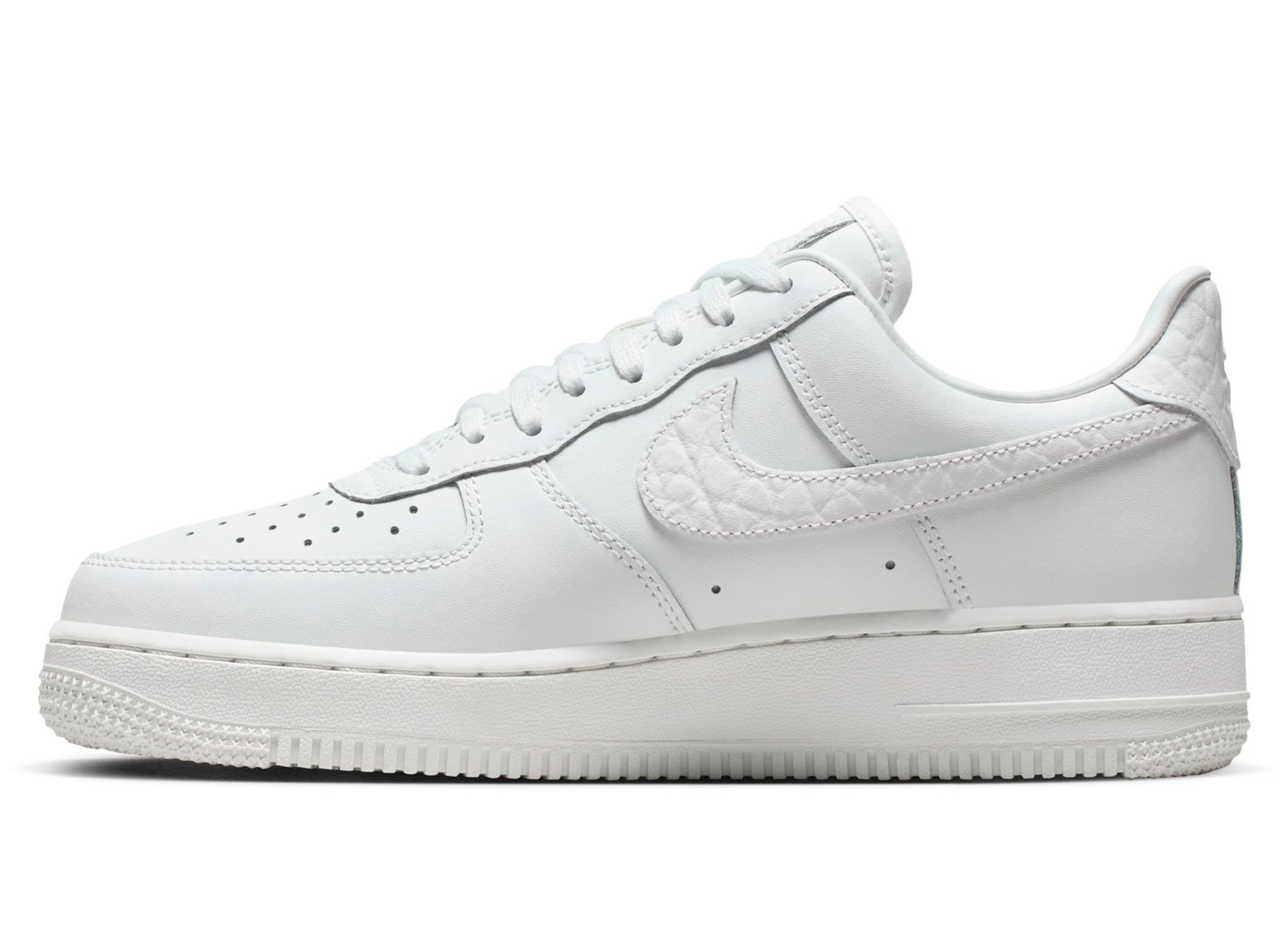 Women's Nike Air Force 1 '07 Low in Summit White