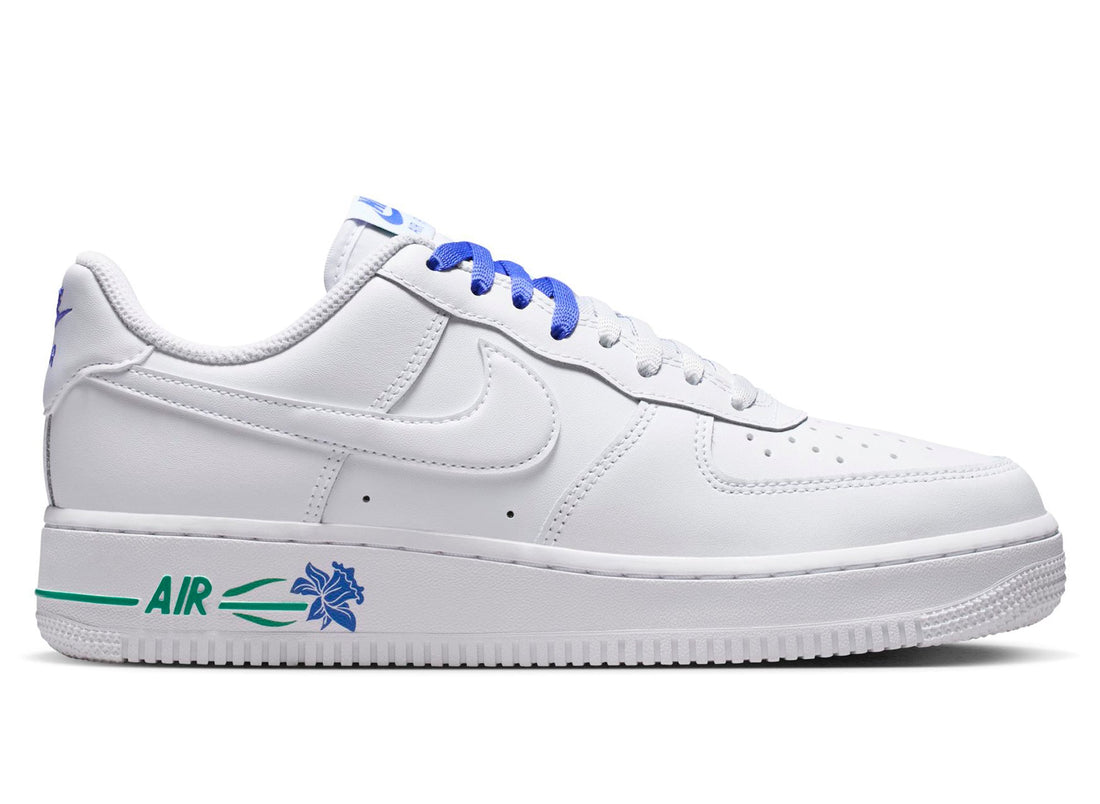 Women's Nike Air Force 1 '07 SE in White / Persian Violet