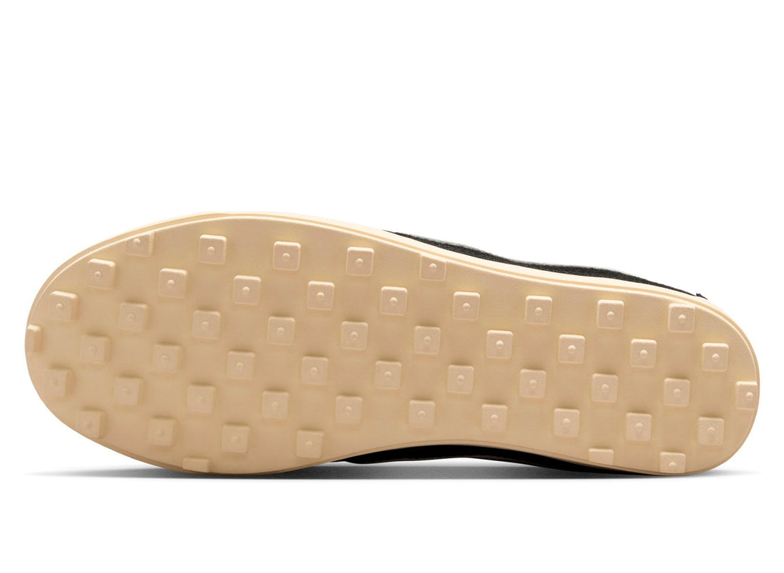 Women's Nike Astrograbber Textile in Black / White