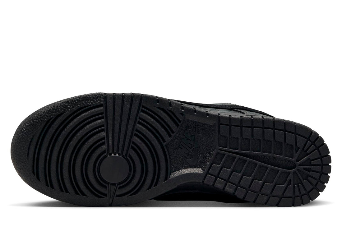 Women's Nike Dunk Low SS in Black