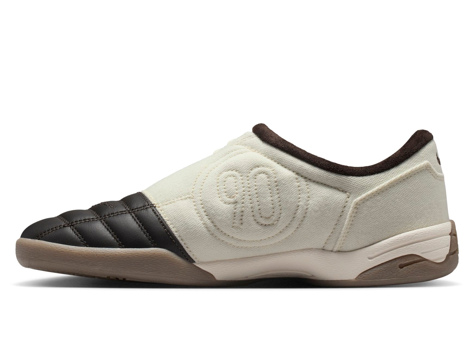 Women's Nike Total 90 in Soft Pearl / Velvet Brown