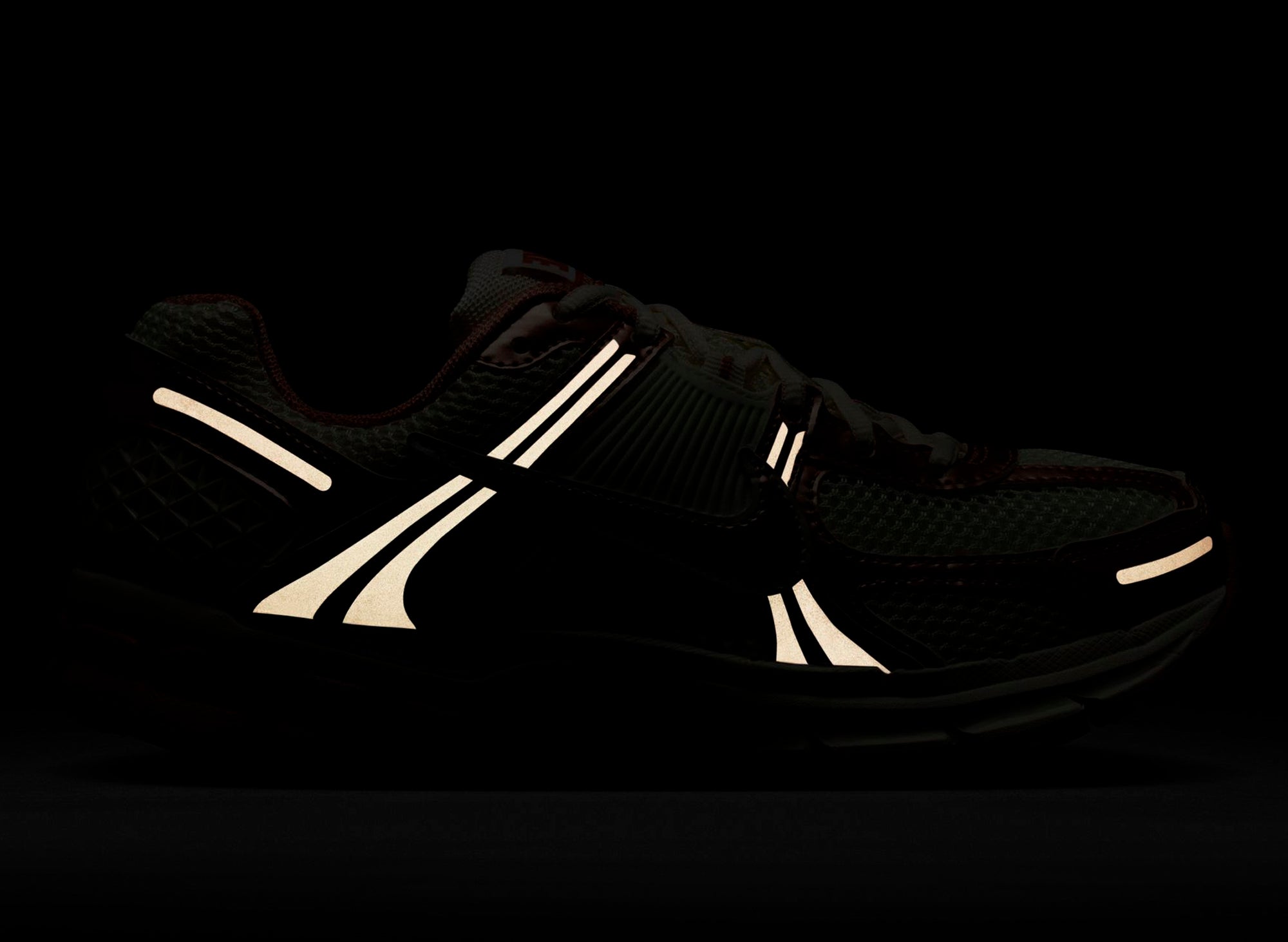 Women's Nike Zoom Vomero 5 "Rose Gold"